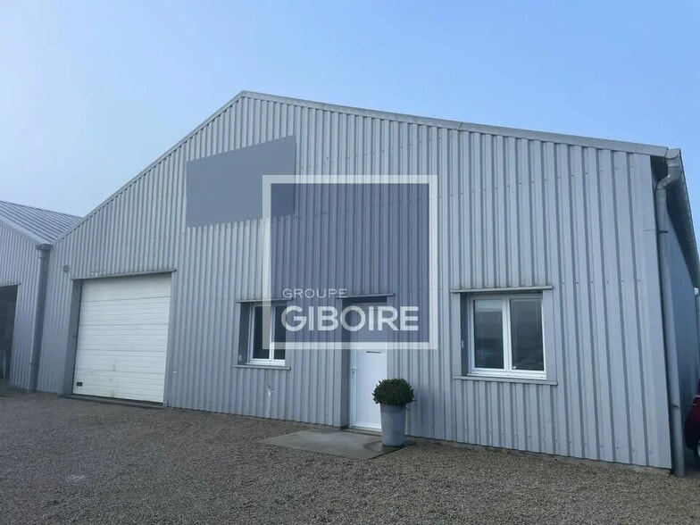 Industriel/Logistique dans Laillé à louer - Photo de l’immeuble – Image 3 sur 10