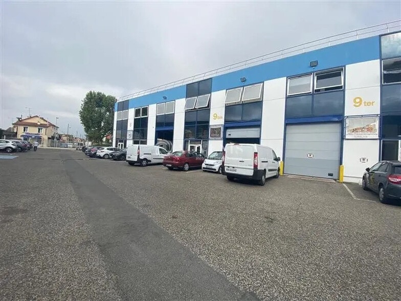Local d’activités dans Vitry-sur-Seine à louer - Photo de l’immeuble – Image 2 sur 10