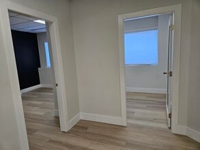 10509 81st Ave NW, Edmonton, AB à louer Photo intérieure– Image 1 sur 11
