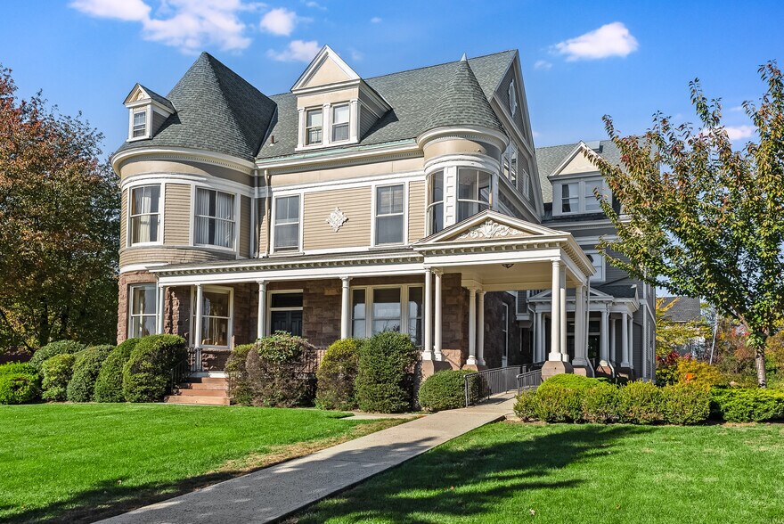 56 Park St, Montclair, NJ à louer - Photo de l’immeuble – Image 2 sur 22