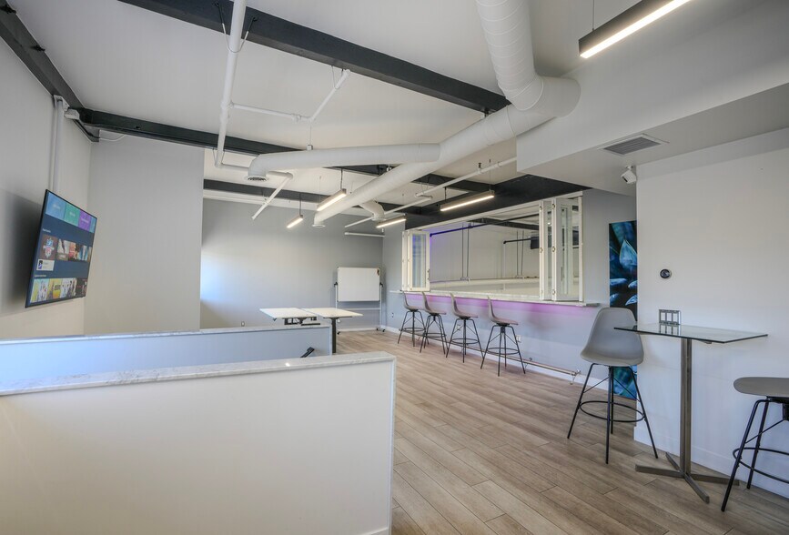 703 E Gardena Blvd, Carson, CA à louer - Photo de l’immeuble – Image 3 sur 15