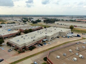 1620 Valwood Pky, Carrollton, TX - VUE AÉRIENNE  vue de carte - Image1