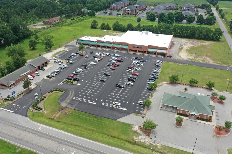 913 W 3rd St, Pembroke, NC à louer - Photo principale – Image 1 sur 3