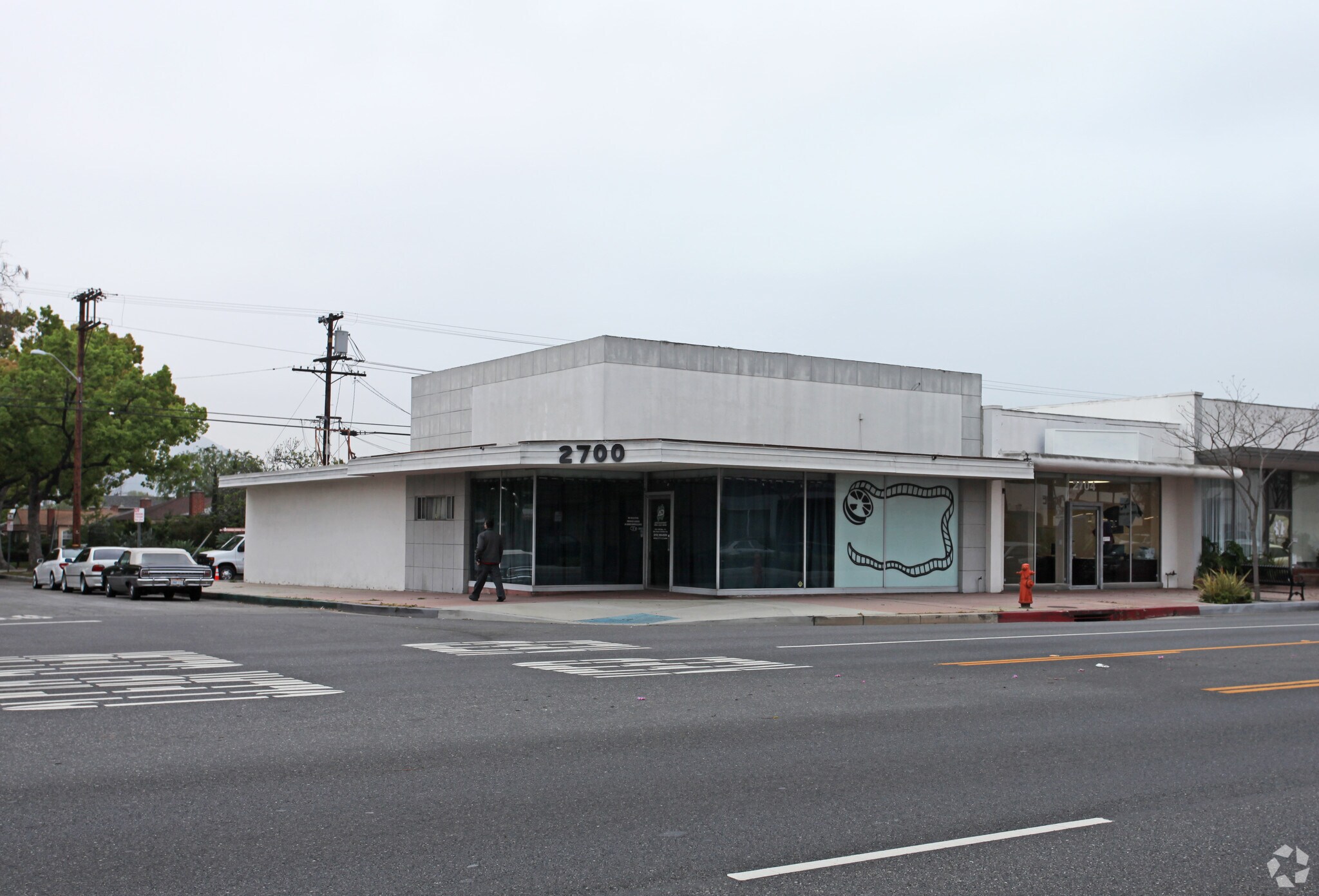 2700 W Burbank Blvd, Burbank, CA à louer Photo principale– Image 1 sur 4