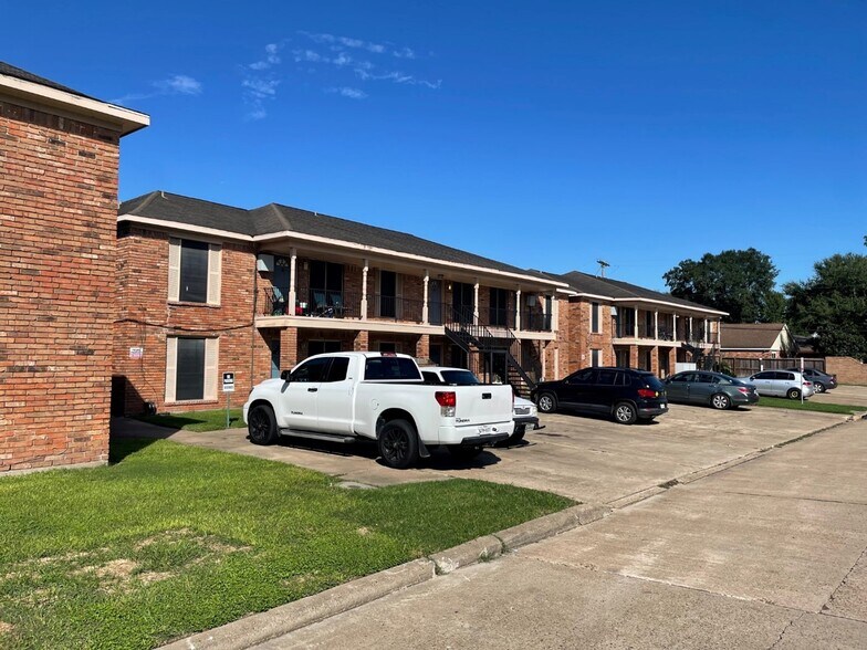 617 E South St, Alvin, TX à vendre - Photo principale – Image 1 sur 10