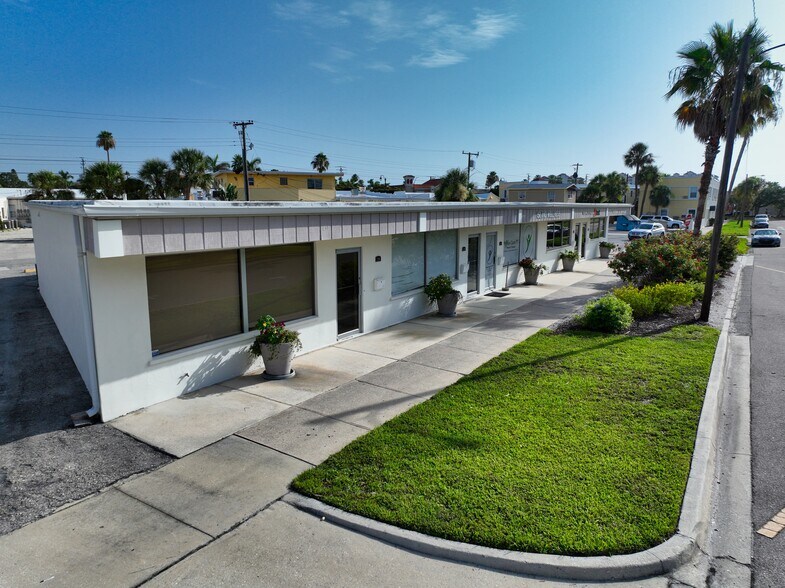 222-230 Ponce de Leon Ave, Venice, FL à vendre - Photo de l’immeuble – Image 2 sur 22
