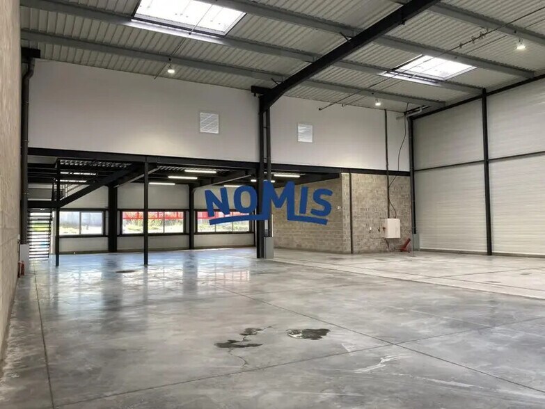 Local d'activités dans Carquefou à vendre - Photo de l’immeuble – Image 3 sur 6