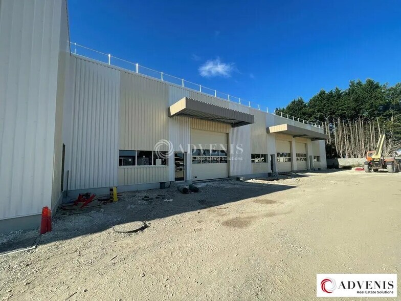 Local d’activités dans Blanquefort à louer - Photo de l’immeuble – Image 3 sur 7