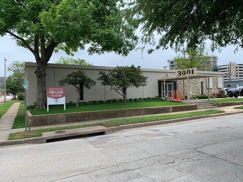 3001 W 5th St, Fort Worth, TX à louer - Photo de l’immeuble – Image 2 sur 4