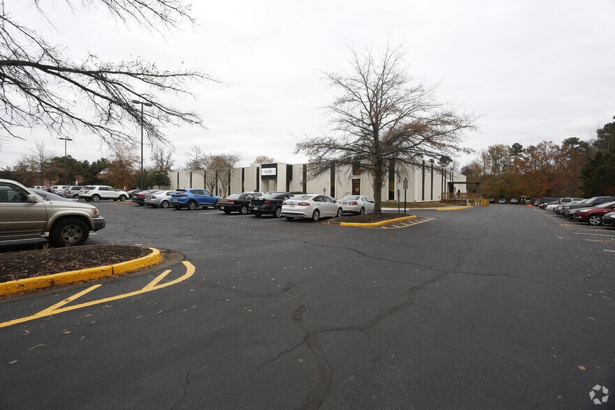 1221 Alverser Dr, Midlothian, VA à vendre - Photo principale – Image 1 sur 6