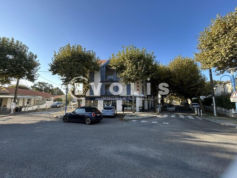 Local commercial dans Andernos-les-Bains à vendre - Photo de l’immeuble – Image 3 sur 6