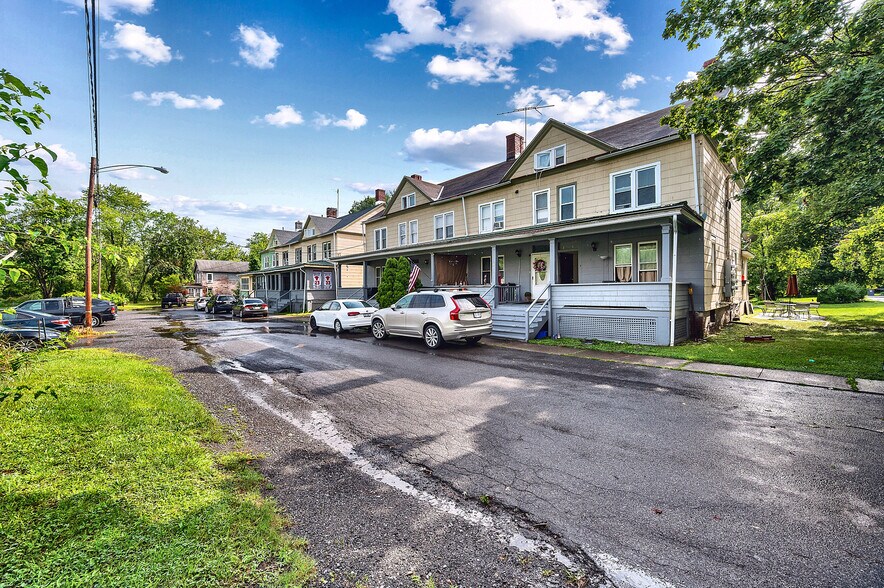 6631 Park Pl, Hudson, NY à vendre - Photo de l’immeuble – Image 3 sur 20