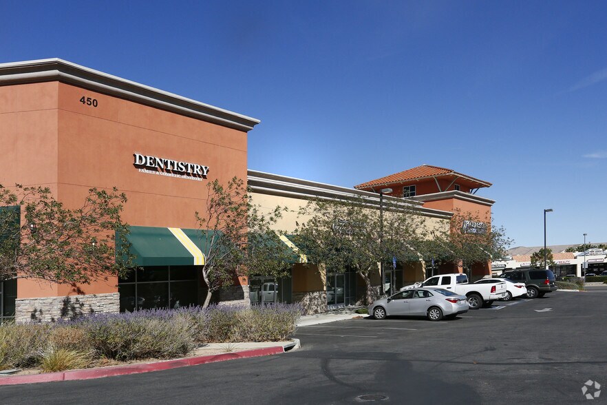 450-460 W Palmdale Blvd, Palmdale, CA à vendre - Photo de l’immeuble – Image 2 sur 9
