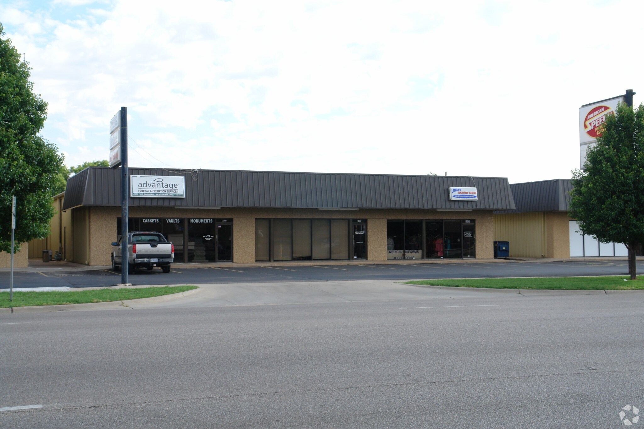 4404 W Central Ave, Wichita, KS à louer Photo principale– Image 1 sur 3
