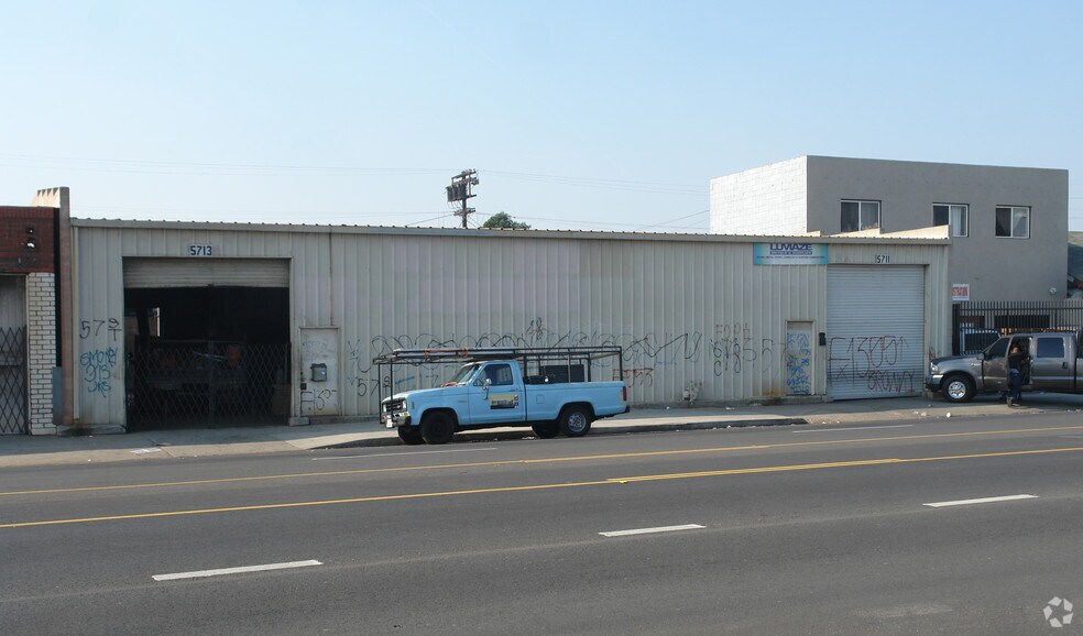 5711-5713 Holmes Ave, Los Angeles, CA à louer - Photo de l’immeuble – Image 2 sur 5
