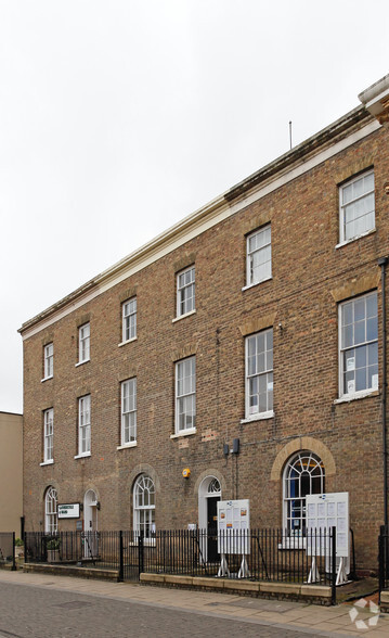 37 High St, Huntingdon à louer - Photo de l’immeuble – Image 3 sur 6