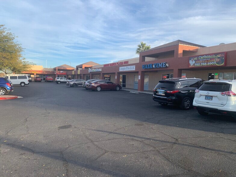 6651 Smoke Ranch Rd, Las Vegas, NV à louer - Photo de l’immeuble – Image 1 sur 2