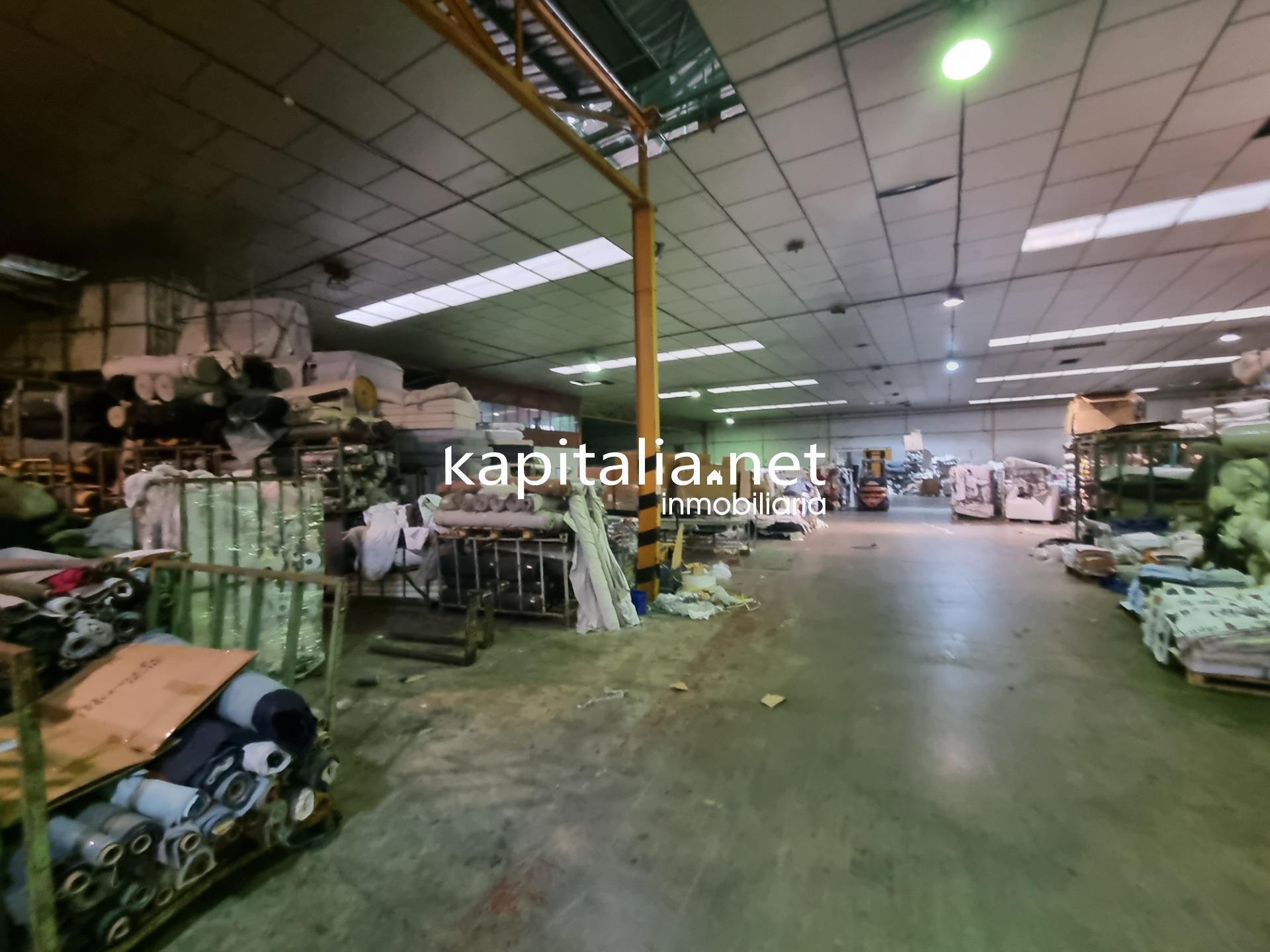 Industriel/Logistique dans Agullent, Valencia à vendre Photo de l’immeuble– Image 1 sur 5