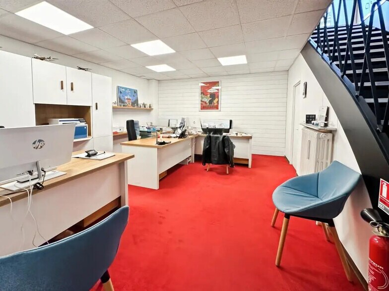 Local commercial dans Paris à louer - Photo de l’immeuble – Image 3 sur 7