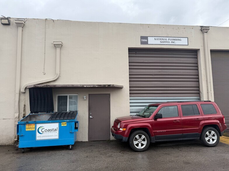 7004-7018 SW 4th St, Miami, FL à louer - Photo de l’immeuble – Image 1 sur 13