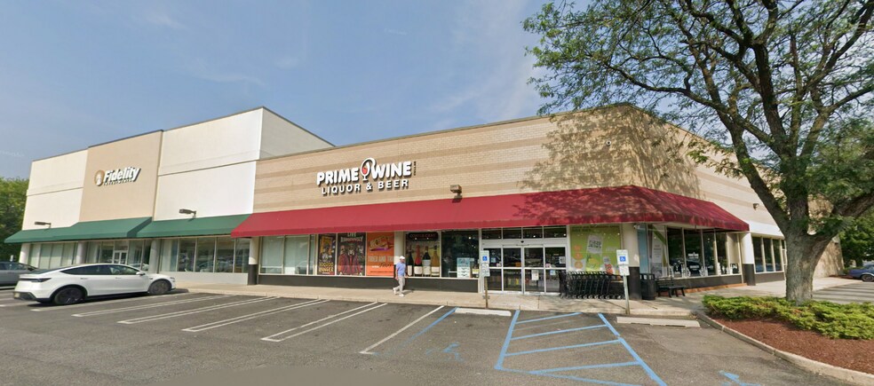 396 N State Rt 17, Paramus, NJ à louer - Photo de l’immeuble – Image 3 sur 5