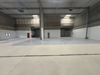 Plus de détails pour Industriel/Logistique à louer