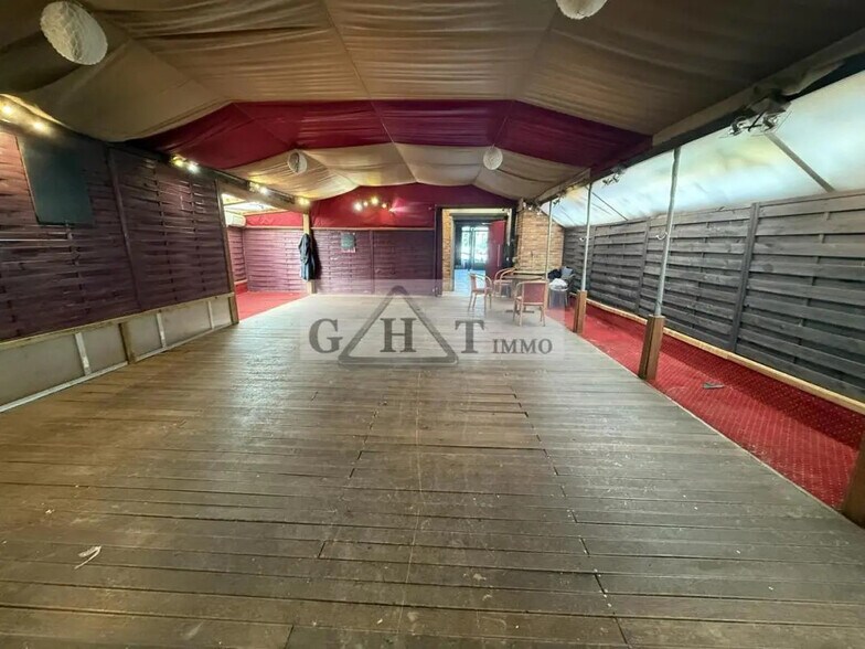 Local commercial dans Saint-Denis à vendre - Photo de l’immeuble – Image 2 sur 7