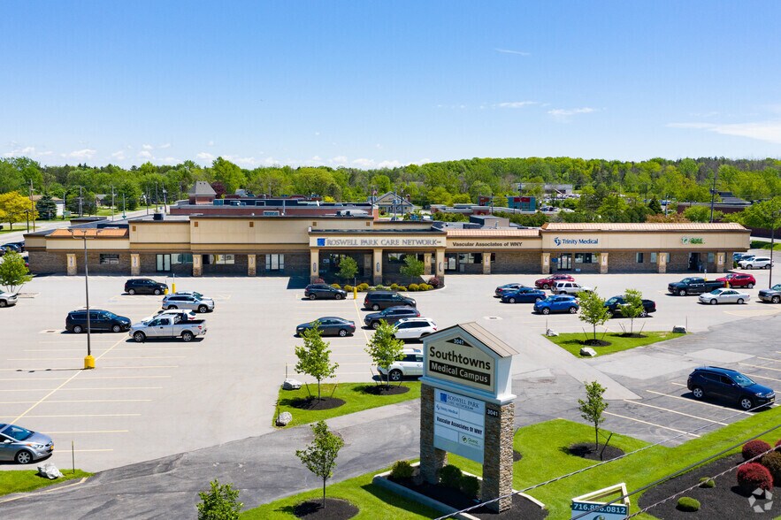 3021-3041 Orchard Park Rd, Orchard Park, NY à louer - Photo de l’immeuble – Image 1 sur 9