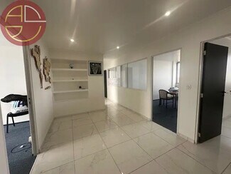 Plus de détails pour Bureau à vendre
