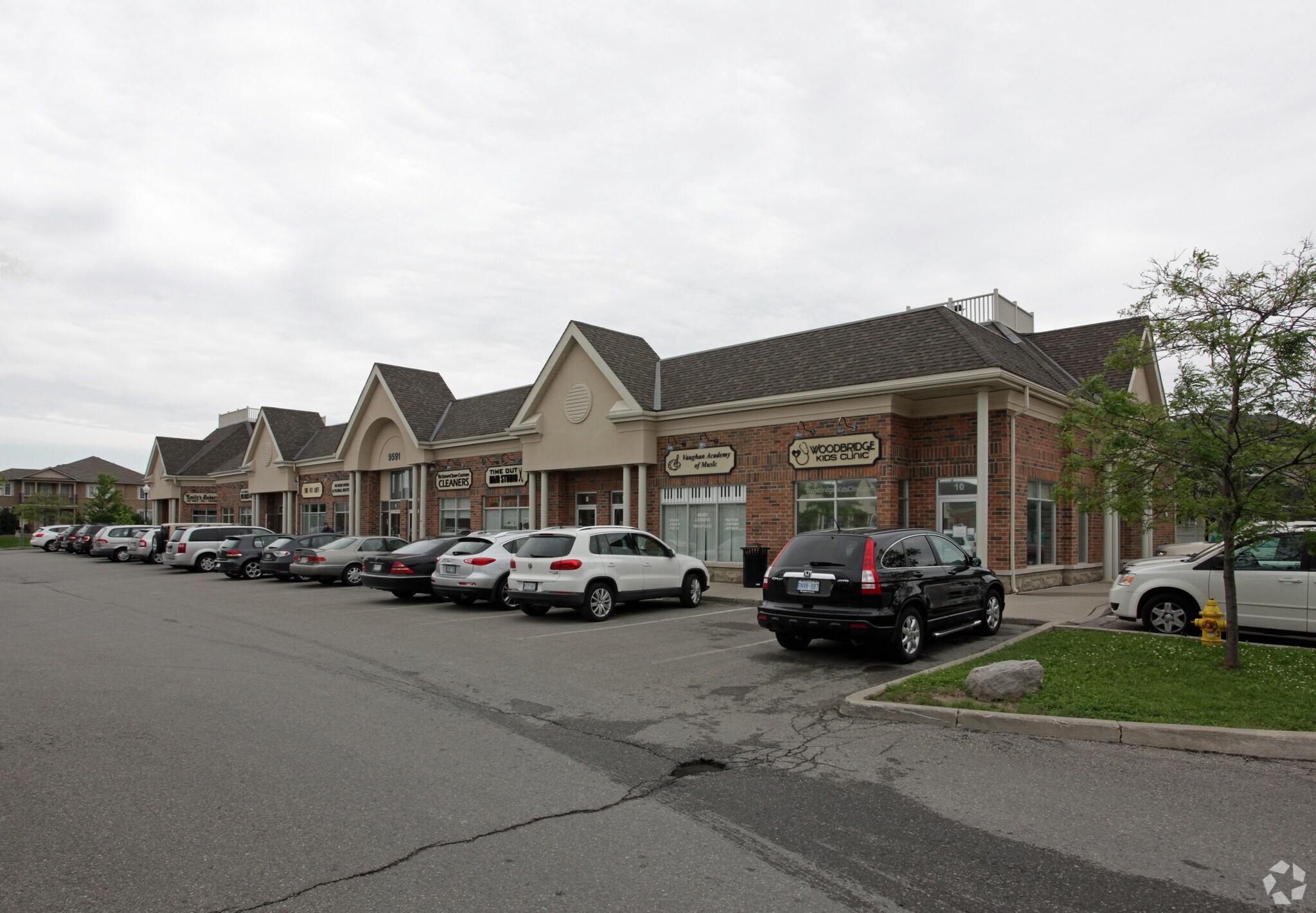 9591 Weston Rd, Vaughan, ON à louer Photo principale– Image 1 sur 4