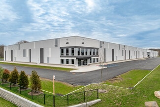 Plus de détails pour 621-625 Corporate Way, Valley Cottage, NY - Industriel/Logistique à louer