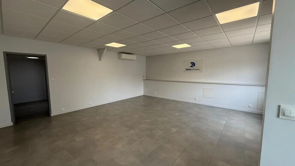 Bureau dans Bourg-en-Bresse à louer - Photo de l’immeuble – Image 2 sur 7