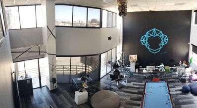 18580 Ventura Blvd, Tarzana, CA à louer Photo intérieure– Image 1 sur 24