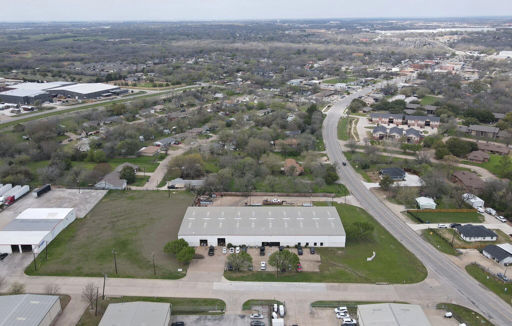 300 Industrial Blvd, Mansfield, TX à vendre Photo de l’immeuble– Image 1 sur 6