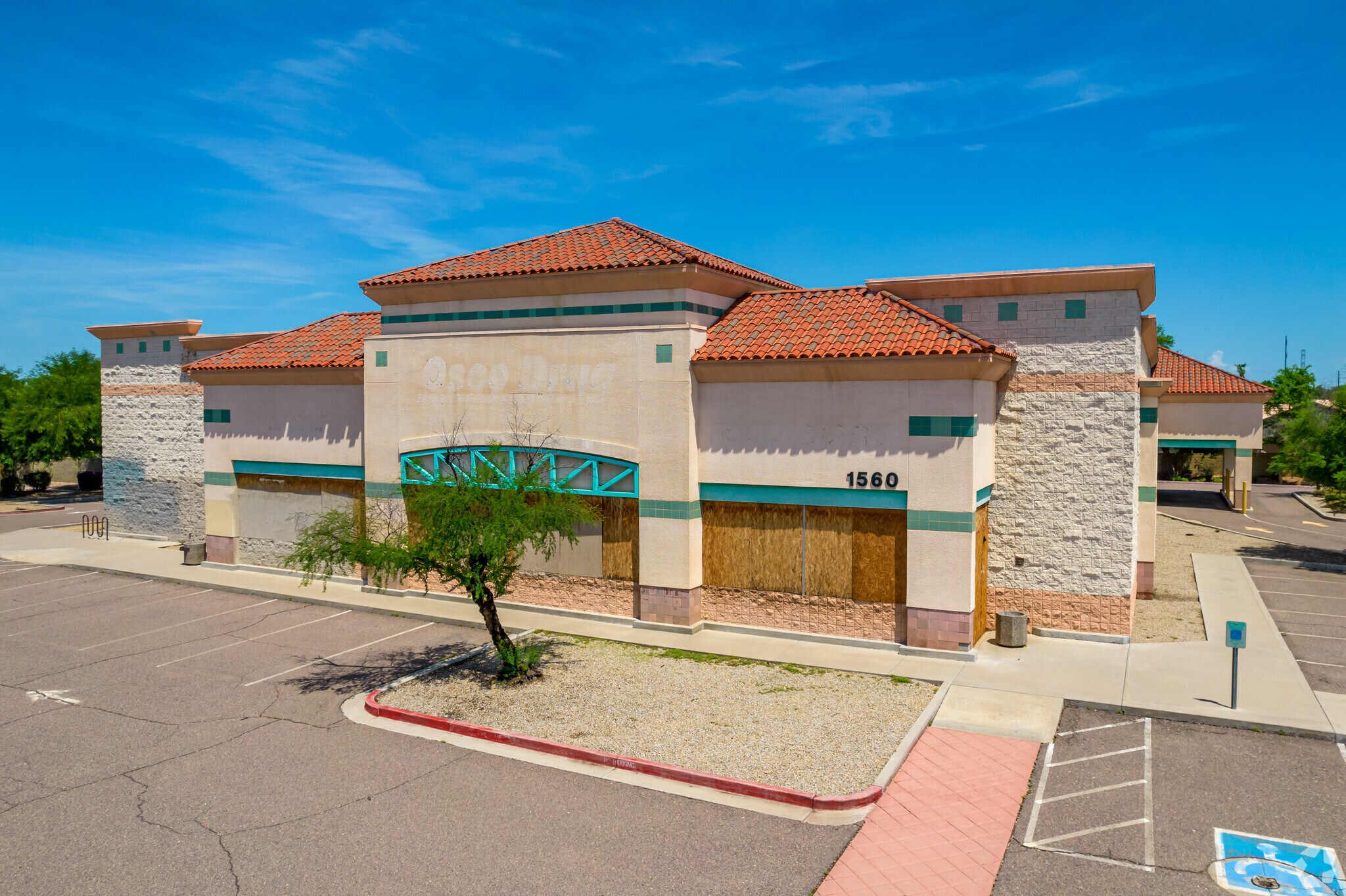 1560 E Elliot Rd, Gilbert, AZ à louer Photo de l’immeuble– Image 1 sur 8