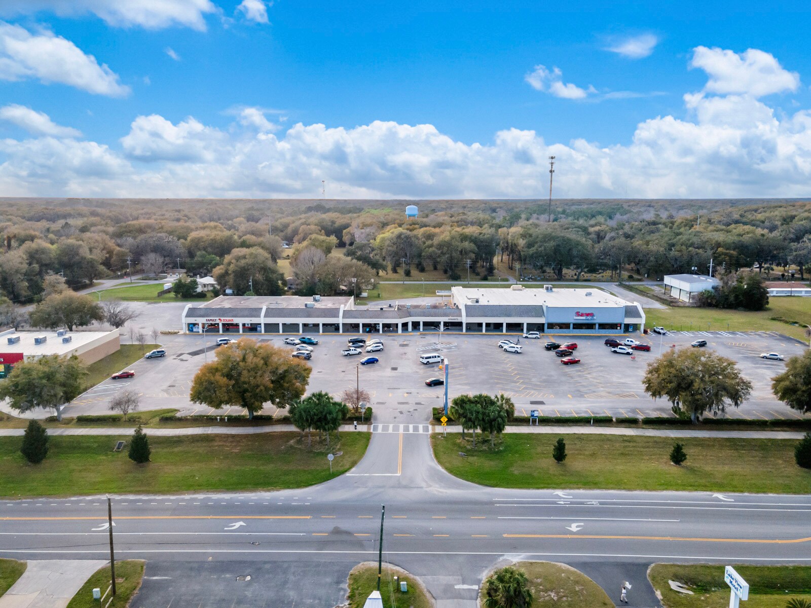 915 N Summit St, Crescent City, FL à louer Photo de l’immeuble– Image 1 sur 12