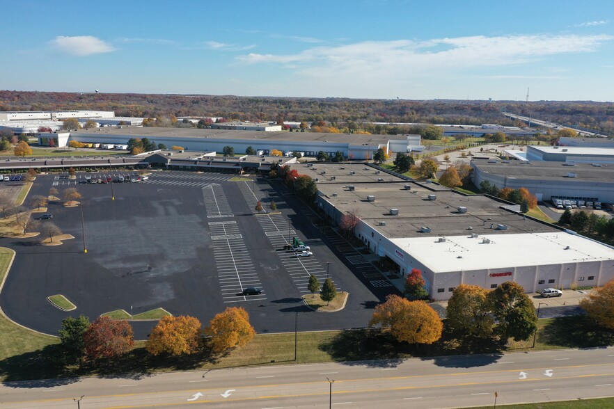 400-440 Airport Rd, Elgin, IL à vendre - Photo de l’immeuble – Image 3 sur 7