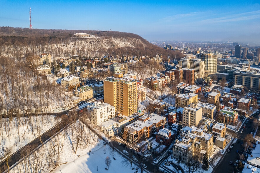 1400 Av Des Pins O, Montréal, QC à vendre - Aérien – Image 2 sur 49