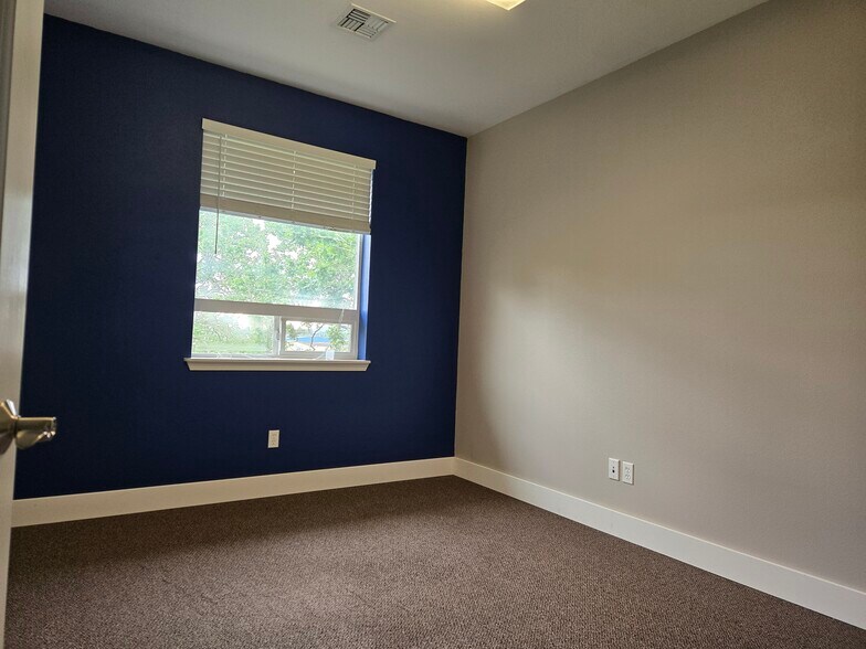 568-578 N 5th Ave, Sequim, WA à louer - Photo intérieure – Image 3 sur 11