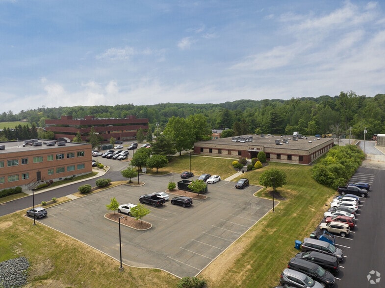 36 British American Blvd, Latham, NY à louer - Aérien – Image 3 sur 7