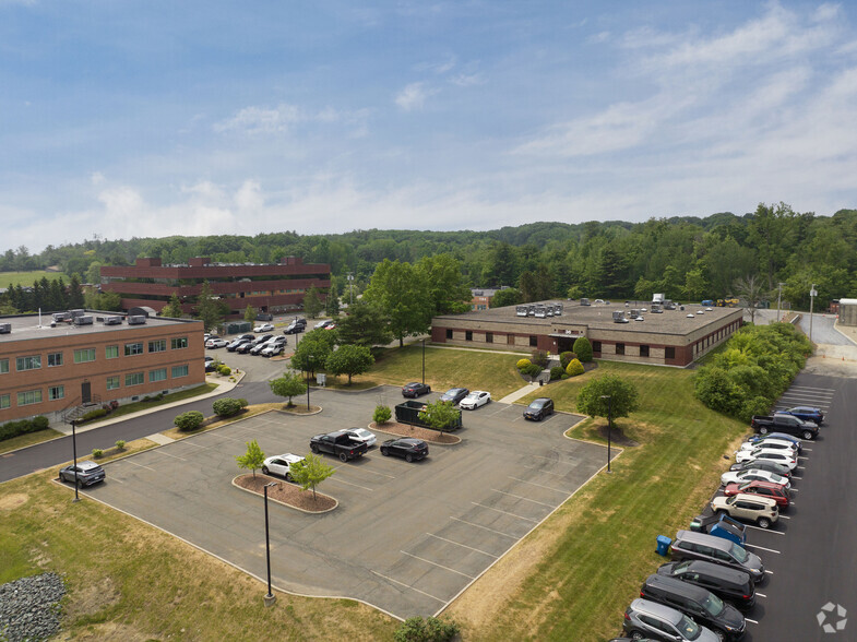 36 British American Blvd, Latham, NY à louer - Aérien – Image 3 sur 7