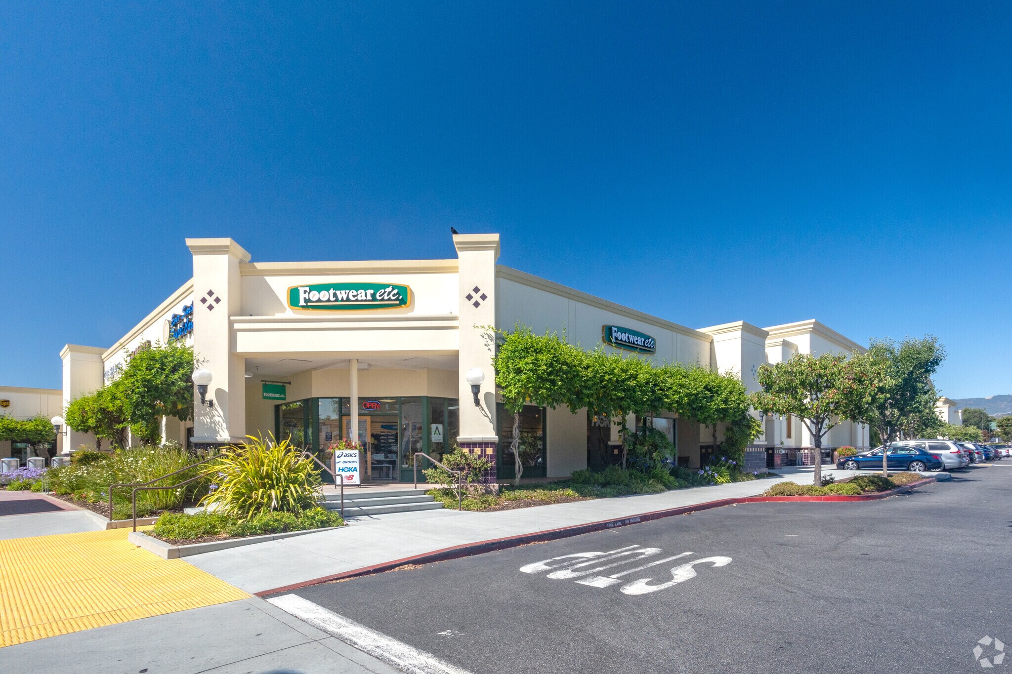 20568-20830 Stevens Creek Blvd, Cupertino, CA à louer Photo de l’immeuble– Image 1 sur 8