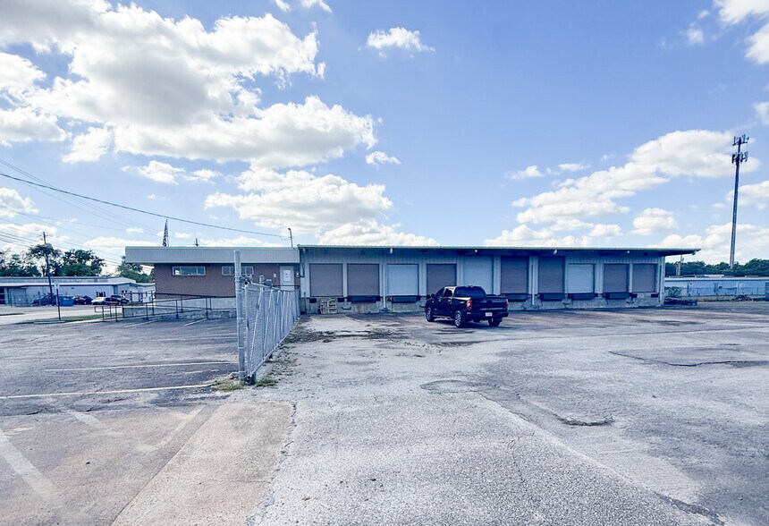 1313 Putman Dr NW, Huntsville, AL à louer - Photo de l’immeuble – Image 3 sur 8