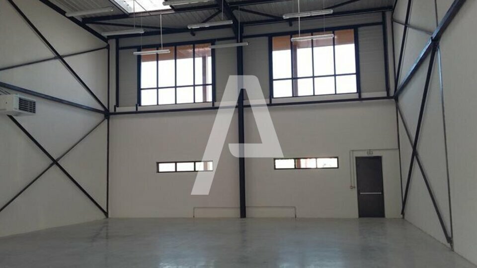 51 Rue Pierre Curie, Plaisir à vendre Photo intérieure– Image 1 sur 6