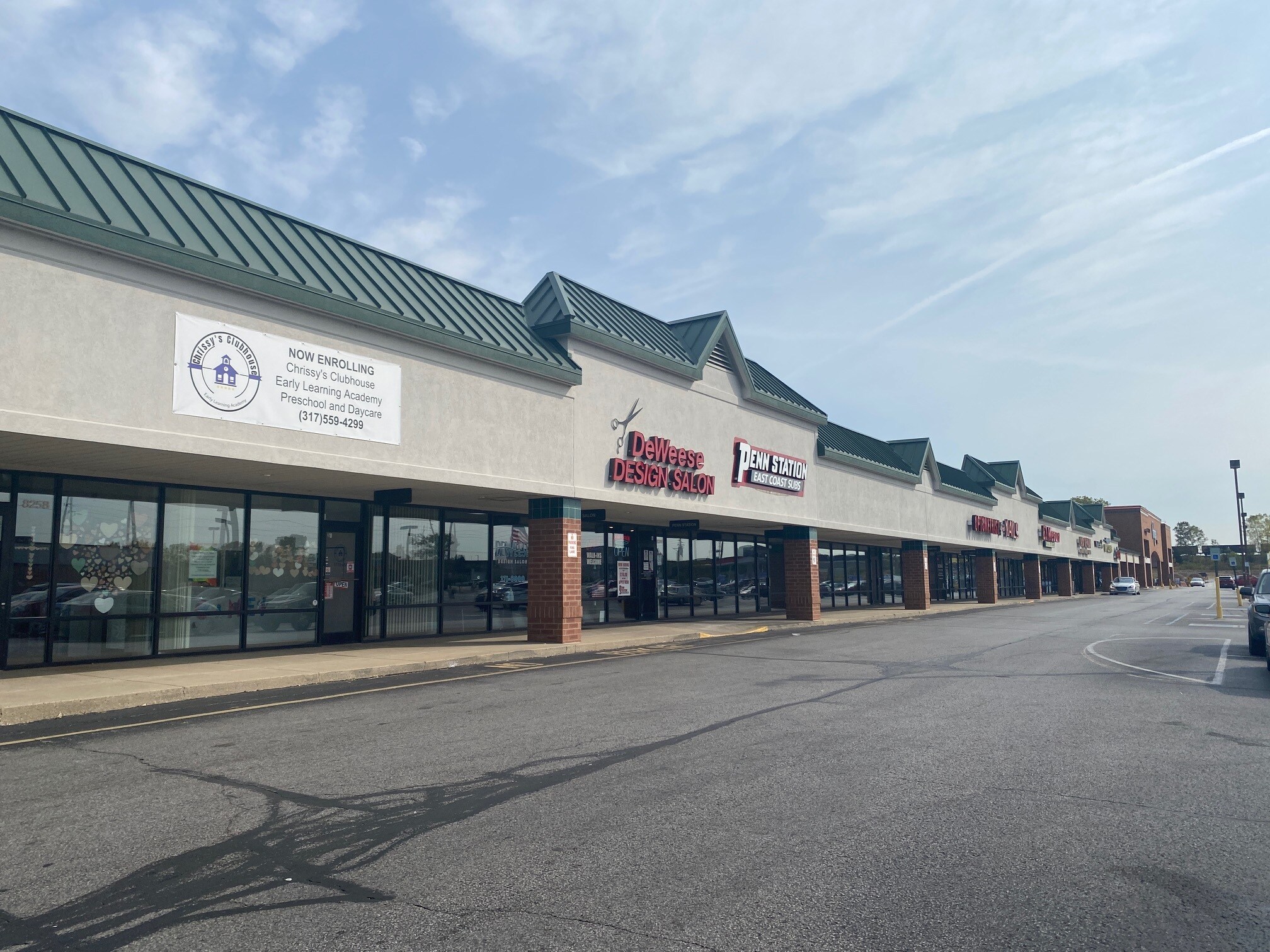8150-8258 Rockville Rd, Indianapolis, IN à louer Photo de l’immeuble– Image 1 sur 9