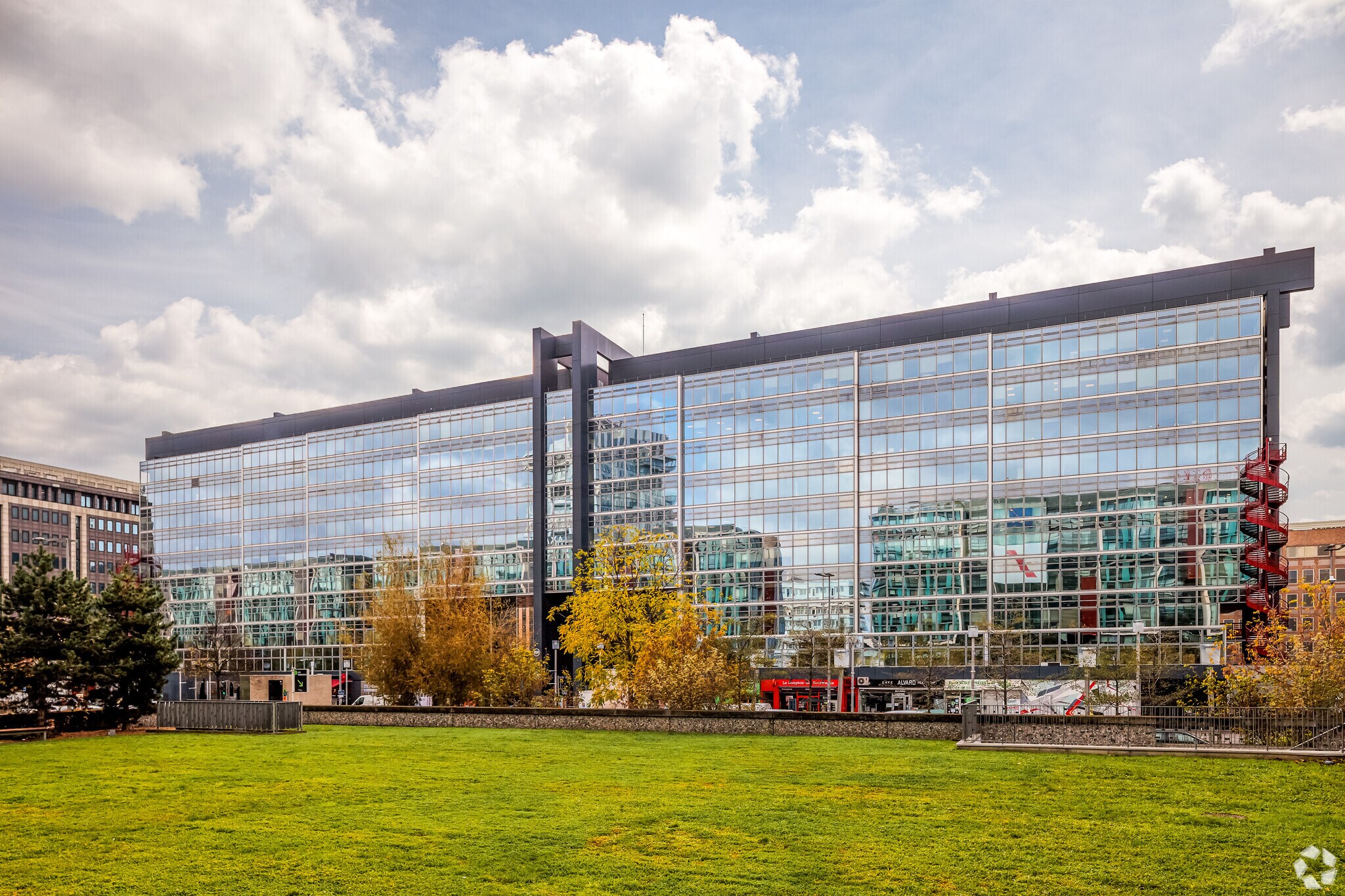 6-20 Esplanade Charles De Gaulle, Nanterre à louer Photo de l’immeuble– Image 1 sur 11