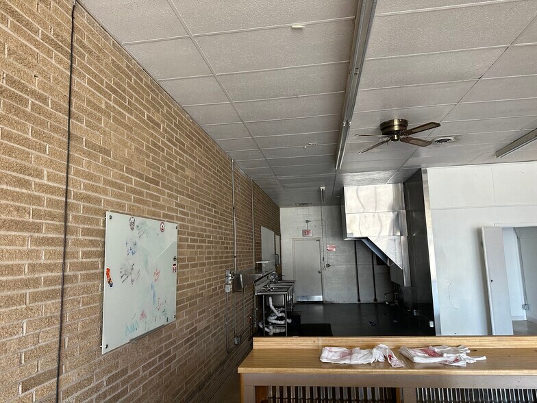 6162-6170 Broadview Rd, Parma, OH à louer - Photo de l’immeuble – Image 2 sur 10