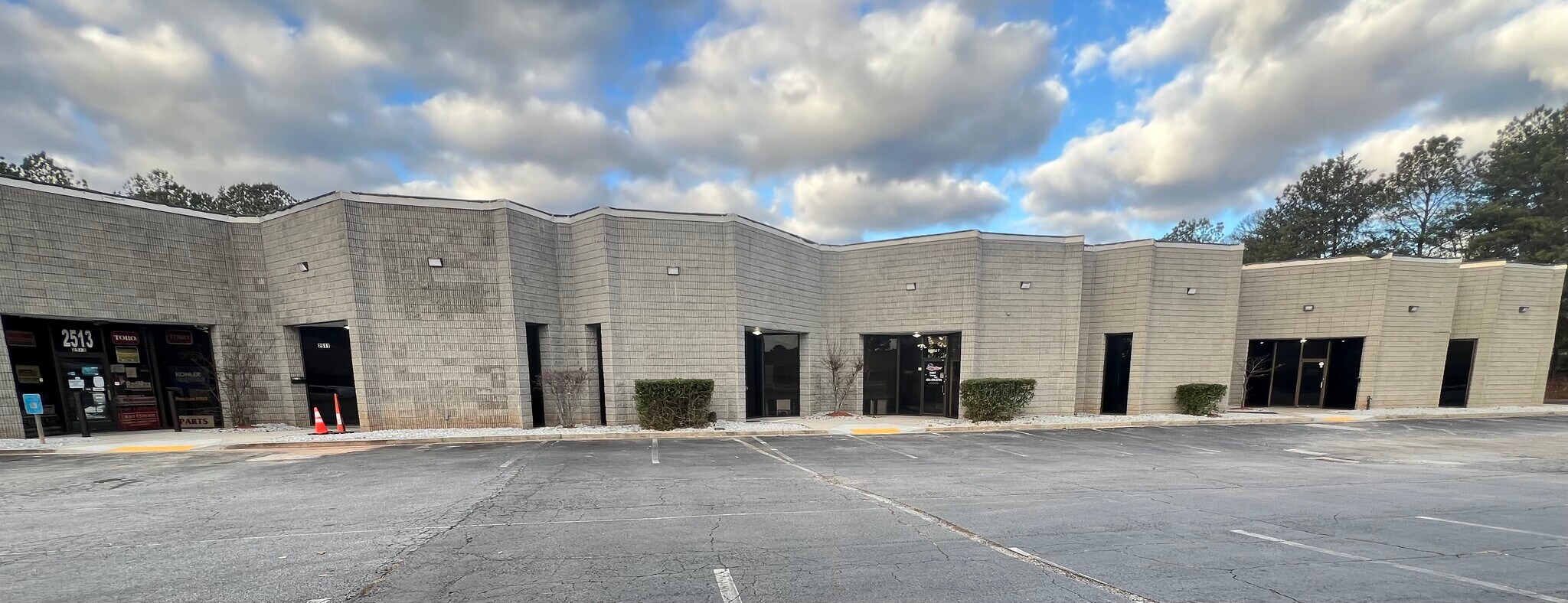 2501-2513 Park Central Blvd, Decatur, GA à louer Photo de l’immeuble– Image 1 sur 6