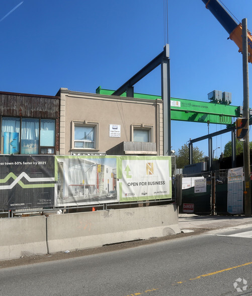 1586-1588 Eglinton Ave W, Toronto, ON à louer - Photo de l’immeuble – Image 3 sur 14
