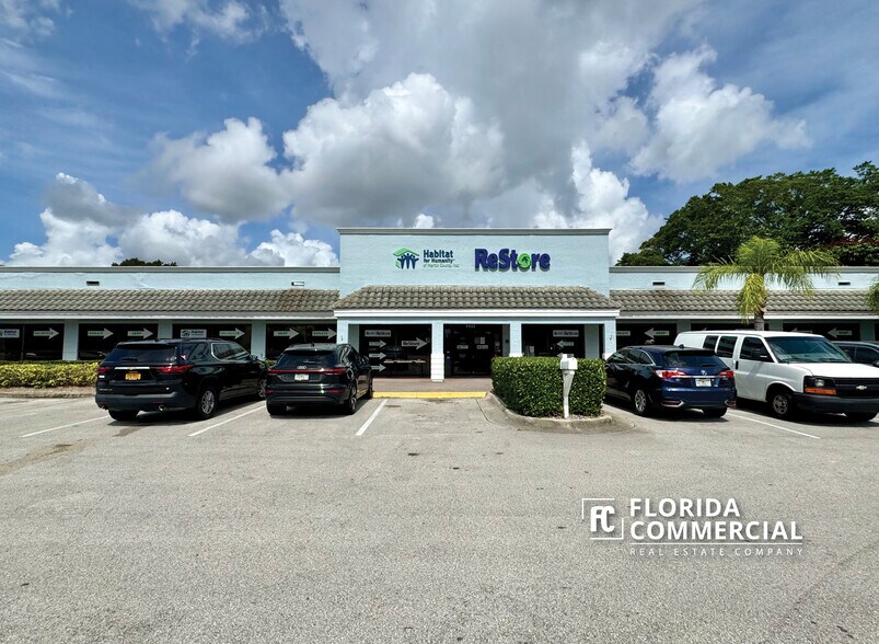 2090 NW Federal Hwy, Stuart, FL à louer - Photo de l’immeuble – Image 3 sur 5